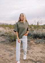 Load image into Gallery viewer, Cameron Basic Tee
