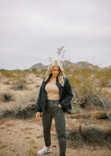 Load image into Gallery viewer, Lyla Denim Pants
